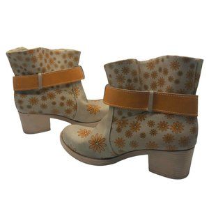 Moosefield Yellow Flowers Ankle Boots Women US 6.5 Tan Daisy Floral Boho Western